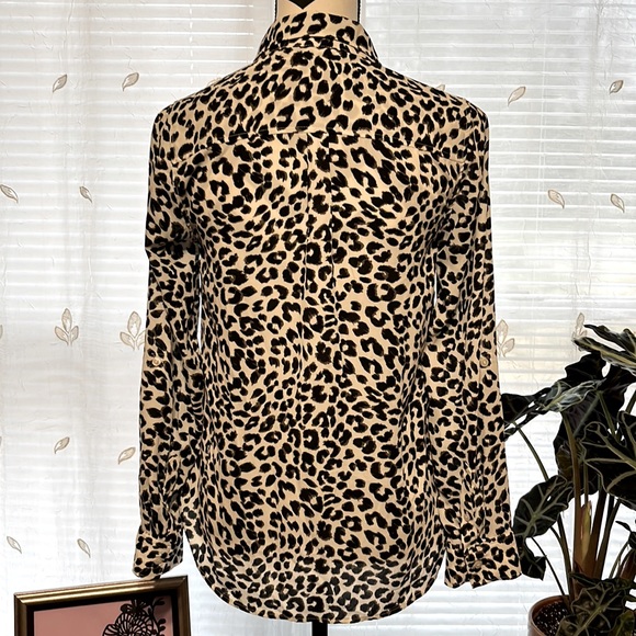 Talbots Leopard Button Collard Blouse Size XSmall - Picture 3 of 9